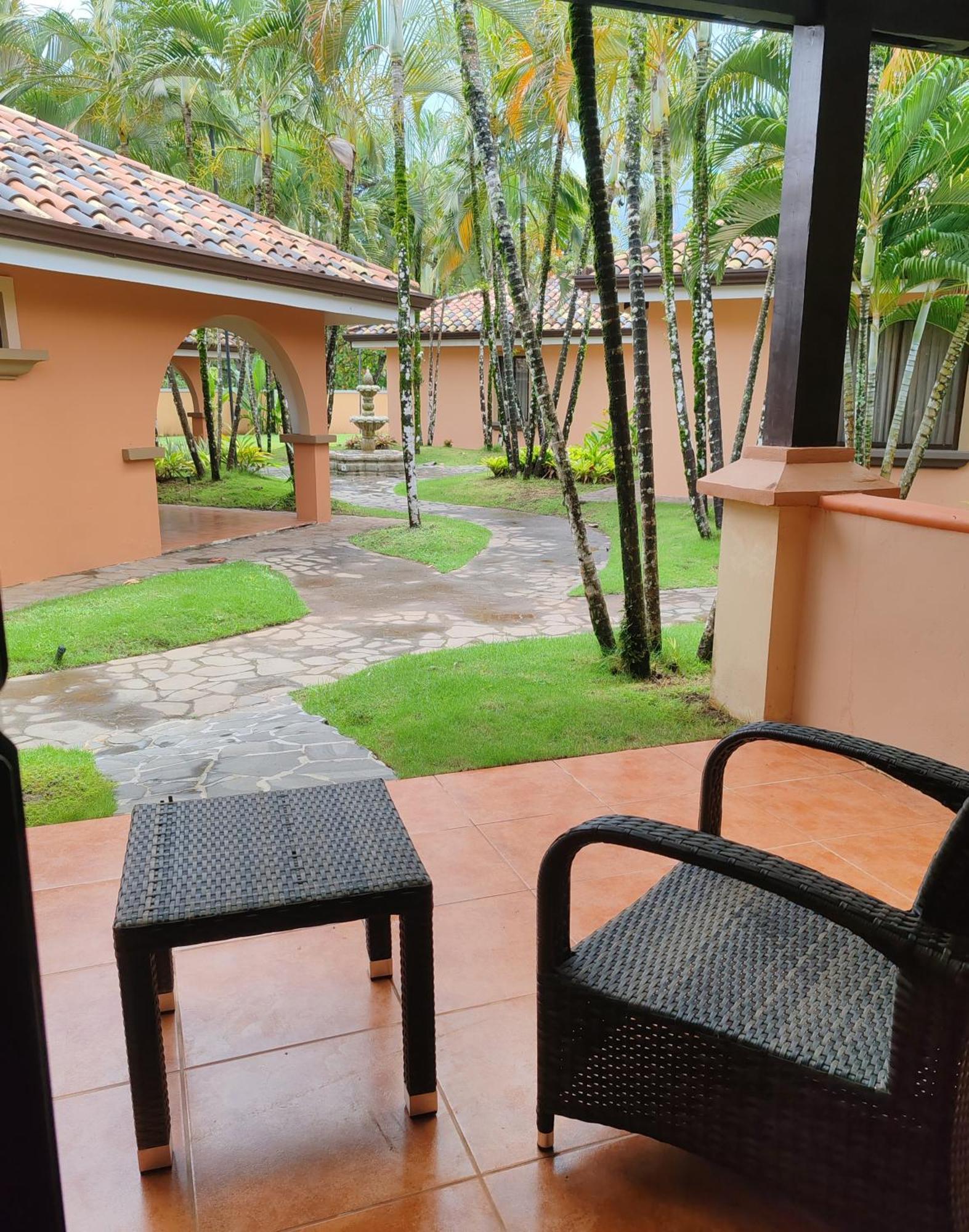 Marenaz Oceanfront Resort Esterillos Este Exteriör bild